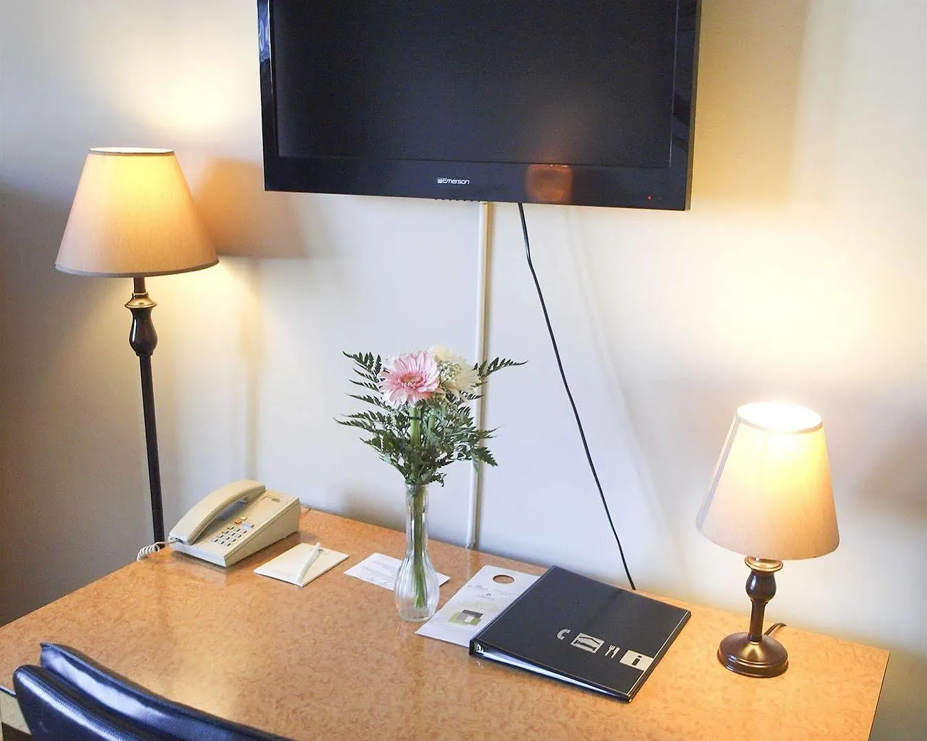 Beausejour Hotel Apartments/Hotel Dorval