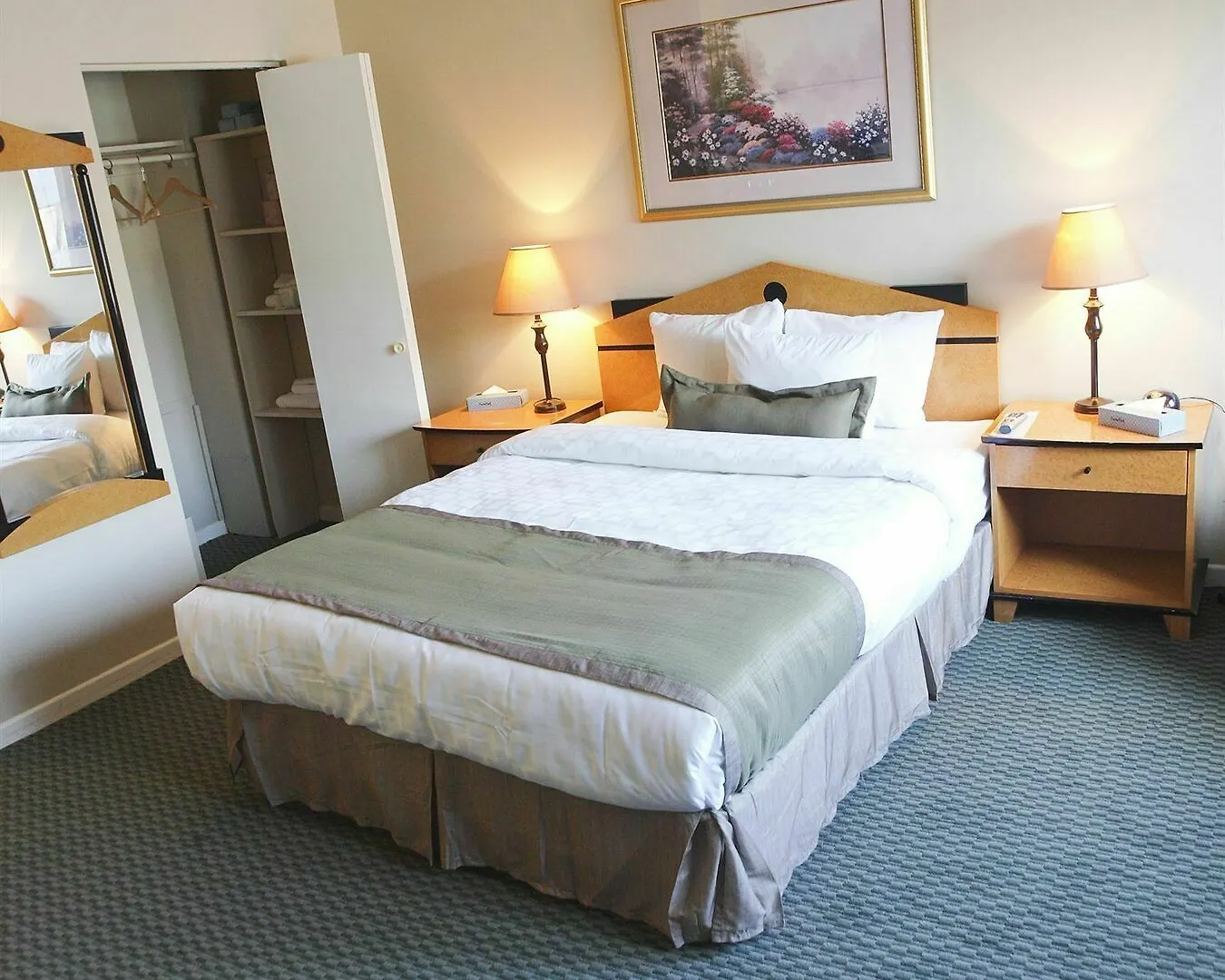 Beausejour Hotel Apartments/Hotel Dorval